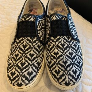 Born black and white memory foam slip on sneakers